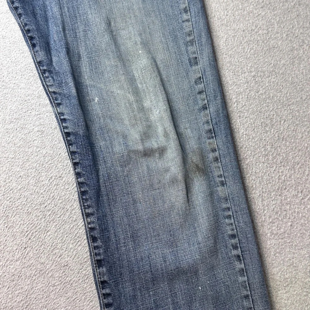 Lucky Brand Jeans Mens 36x32 (36x30)‎ Blue 221 Straight Distressed Denim 7MC1030
